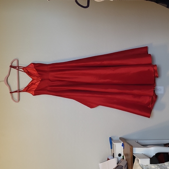 ALYCE PARIS Red Prom Dress Cursty High Slit In Front Double Strap in Back Size 4 - Picture 9 of 17